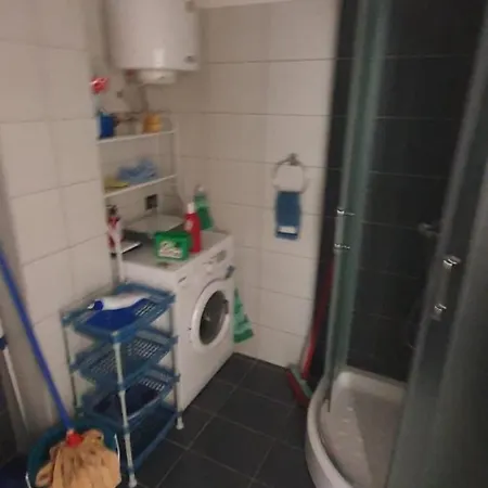 Shtepi Me Pamje Nga Deti