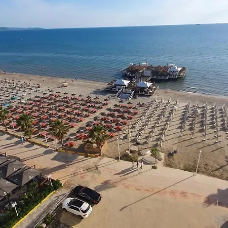 Appartement Shtepi Me Pamje Nga Deti *
